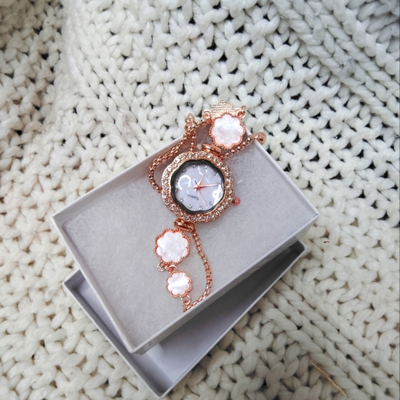 Elegant Rose Gold Bracelet Watch Never Been Used! - Picture 1 of 3